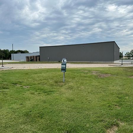 Hotel Super 8 By Wyndham Independence Ks Exterior foto